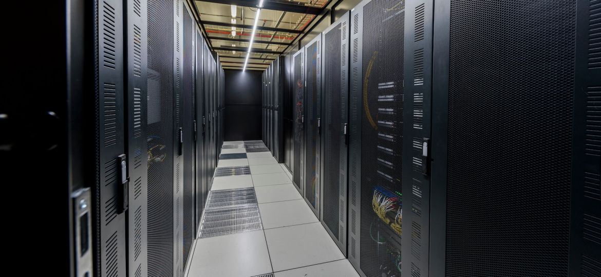 when-servers-never-sleep-the-search-for-energy-that-cannot-fail